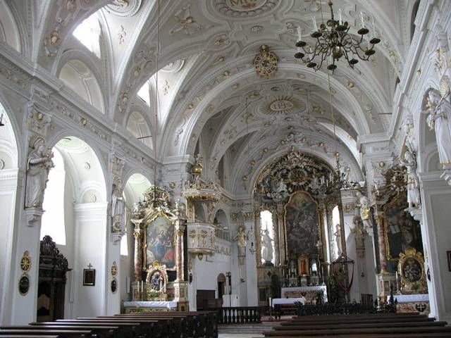 jesuitenkirche_wikimediacommons_andrew_bossi.jpg