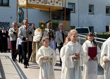 Herz-Jesu-Prozession in Schlitters