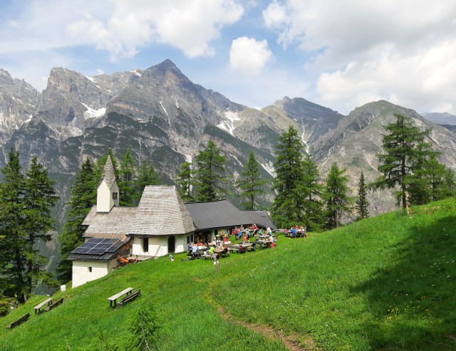 Berg und Bibel - Rucksack auf dem Rücken und Weggeschichten im Kopf
