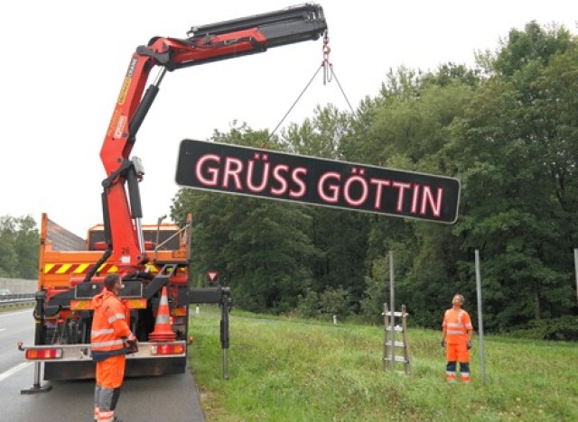 Bischof Hermann Glettler zur Aufstellung der Tafel "Grüß Göttin"