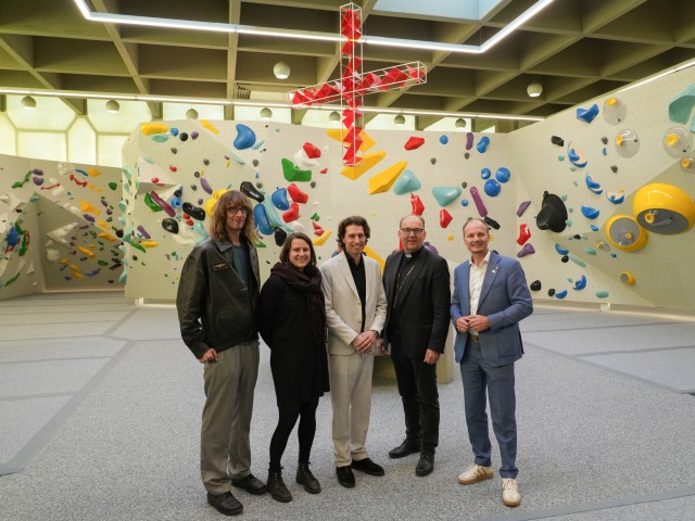 Ein faszinierendes Experiment: Kirche & Boulderhalle