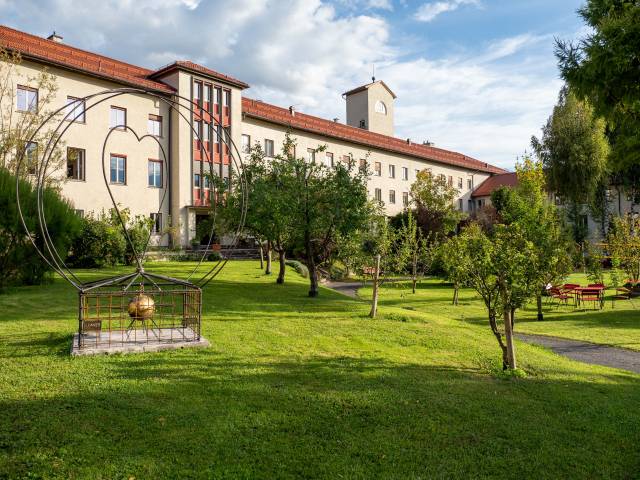 Ein Herz(Feuer) im Garten des Priesterseminars