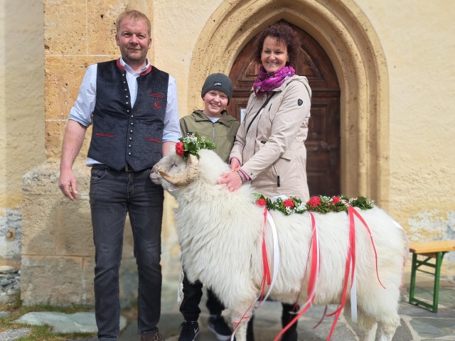 Opferwidder-Prozession nach Obermauern: Virgener Brauchtum