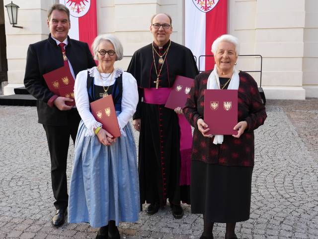 Tiroler Ehrenzeichen für Persönlichkeiten aus der Diözese Innsbruck