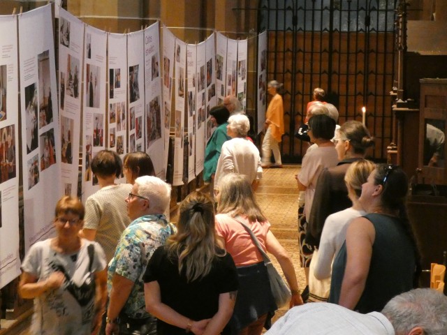 Fotoausstellung "Die Kirche ist weiblich" im Rahmen der "Langen Nacht der Kirchen" 