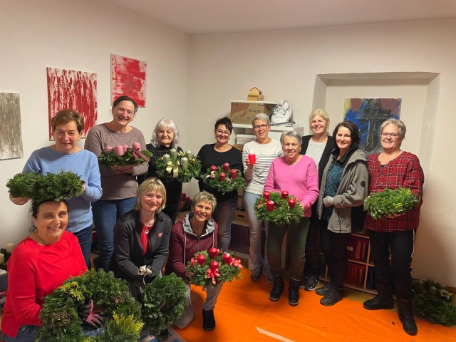 Adventkranz- und Zeltenaktion in Hippach und Aschau