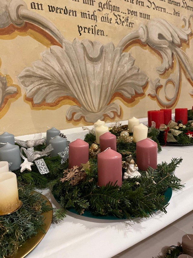 Adventkranzweihe mit anschließender Agape in Aschau